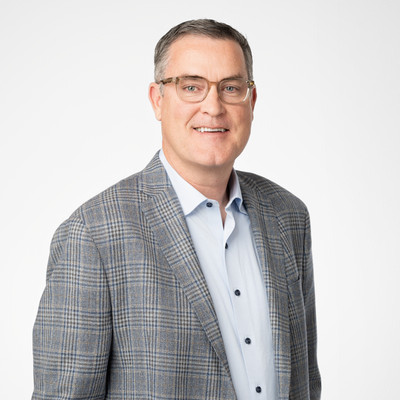 Tyler Bowen '95 and '08 Photo